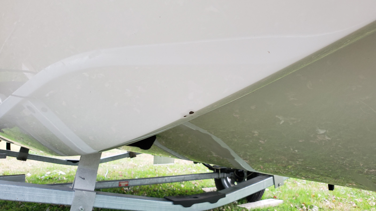 Fiberglass and gelcoat boat repair
